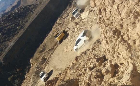 مواطنون يُناشدون برصف طريق “جبل مقطع”