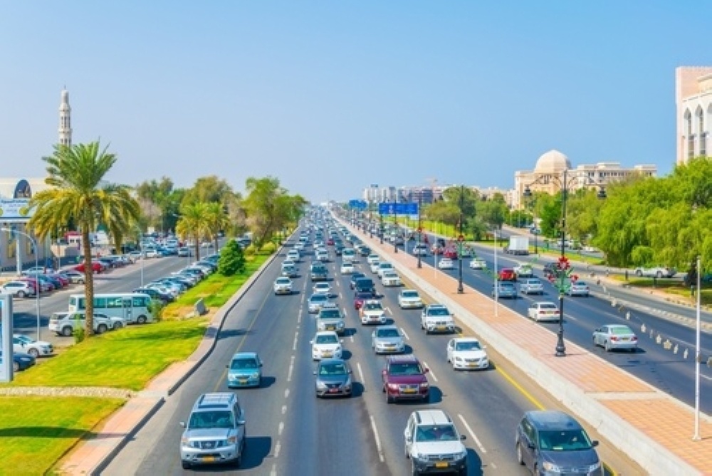 موظفو الحكومة: أكثر من نصف عددهم في 3 جهات.. و”الجامعيون” الأكثر