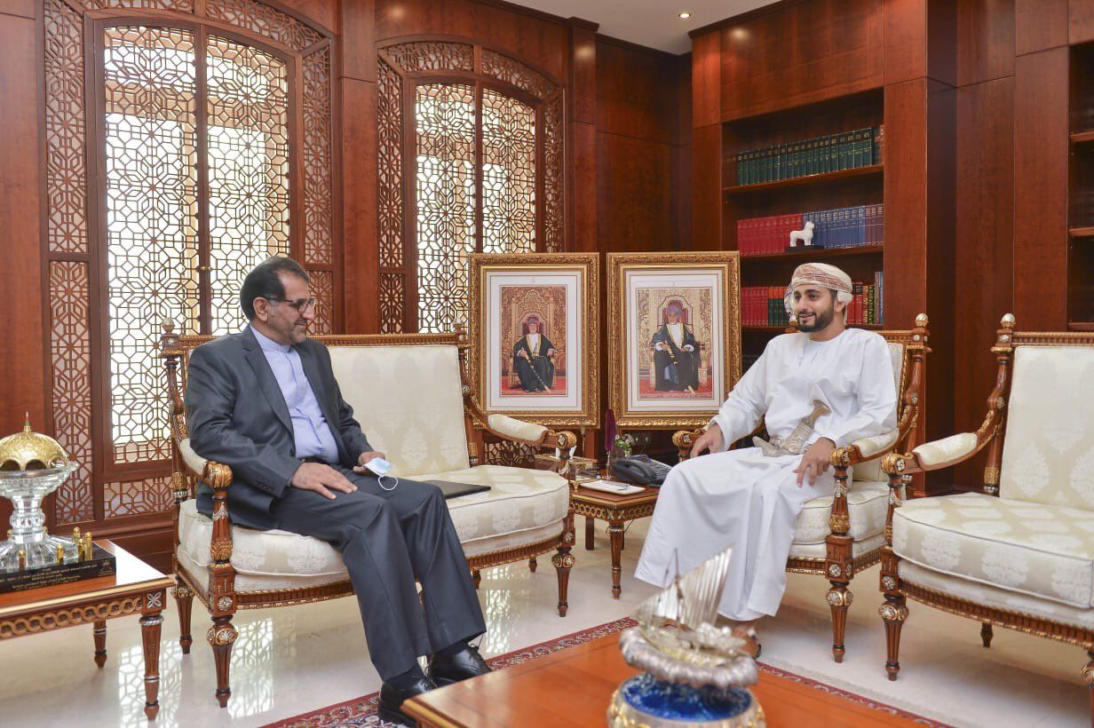 قبيل زيارة رئيسي: تقرير يتحدث عن العلاقات العمانية الإيرانية وأثرها في المنطقة