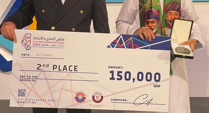 طالب عماني يبتكر جهازًا لفحص هيكل الطائرات المدنية دون تدخل بشري