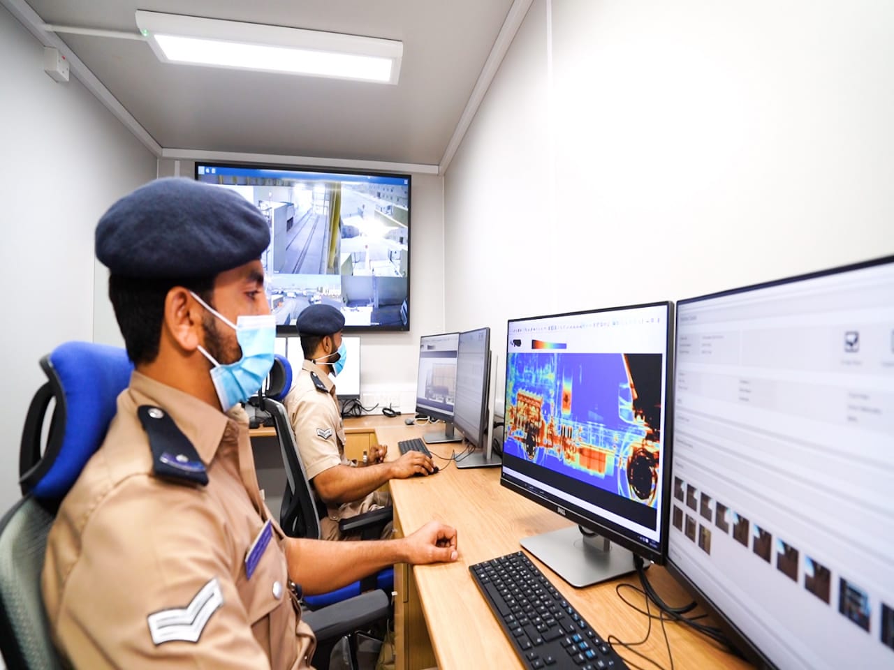 منها طلب تجديد البطاقة والجواز إلكترونيًا: خدمات جديدة في الشرطة