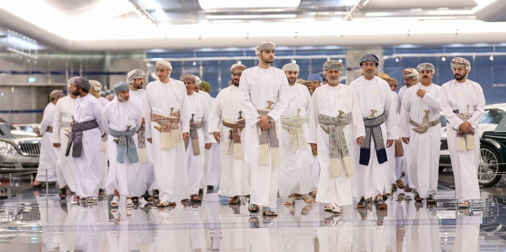 بتكليفٍ سامٍ.. سمو السيد بلعرب يفتتح متحف السيارات السلطانية