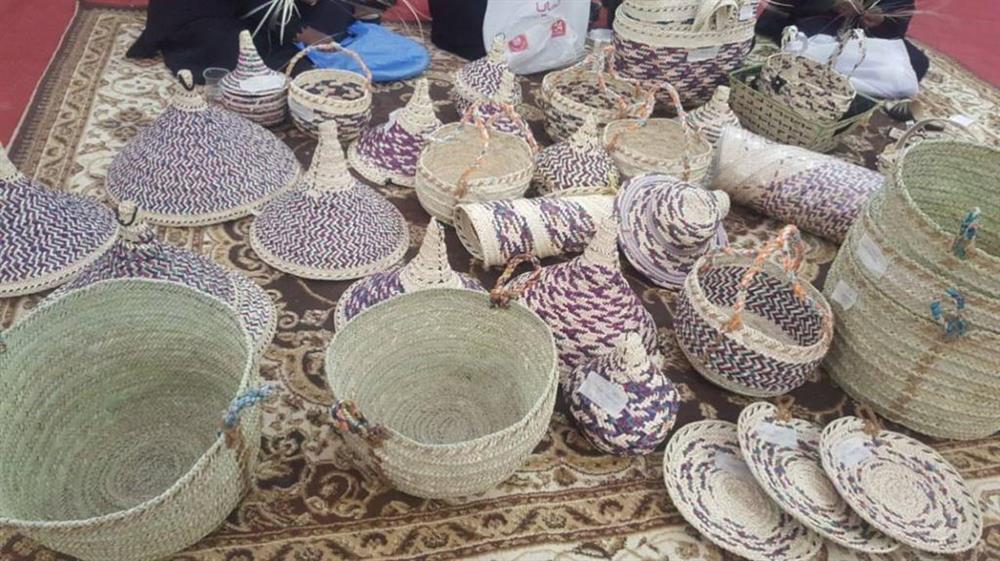 منها السمة والسلة: مشغولات سعفية في ضنك