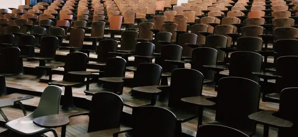 لمن لديه أسئلة عن برامج الابتعاث الداخلي والخارجي: مسؤول في التعليم العالي يكشف لكم معلومات مهمة عنها