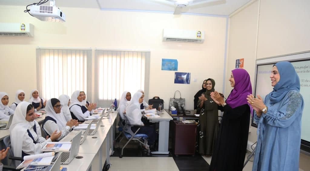 زيارة ميدانية لوزيرة التربية والتعليم لمدرستين