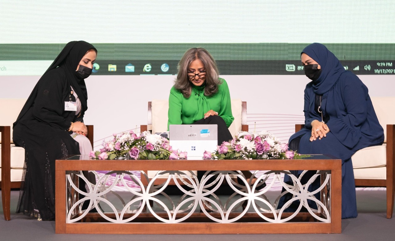ضمن سحوبات “المزيونة”: بنك مسقط يجري السحوبات الخاصة بمناسبة يوم المرأة العمانية