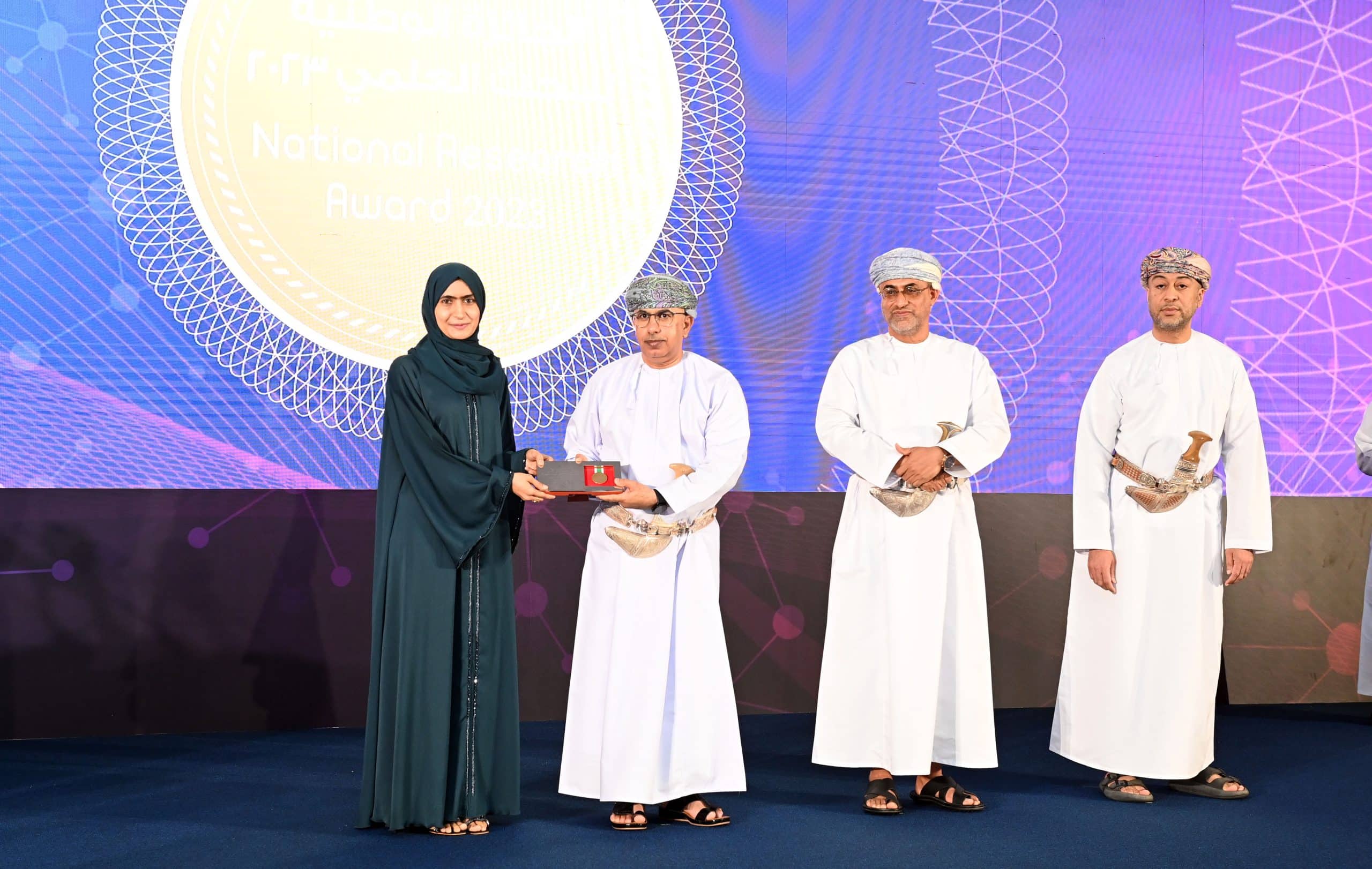 تعرف على الفائزين بالجائزة الوطنية للبحث العلمي