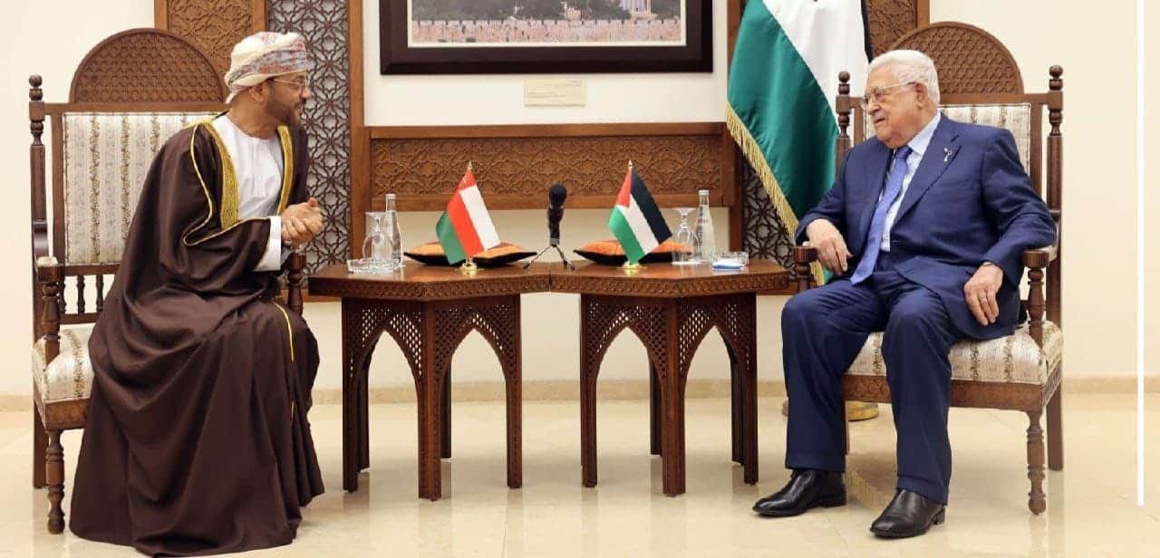 جلالة السلطان يدعو الرئيس الفلسطيني لزيارة سلطنة عمان