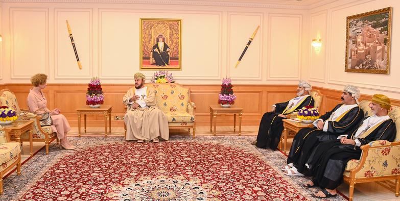 نيابة عن جلالة السلطان: سمو السيد أسعد يودع سفيرين