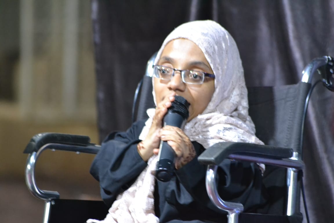 رغم إعاقتها الحركية: الخصيبية تُبدِع في مجال الإعلام