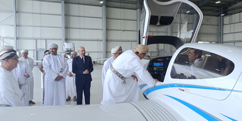 افتتاح أول أكاديمية للطيران المدني في صحار