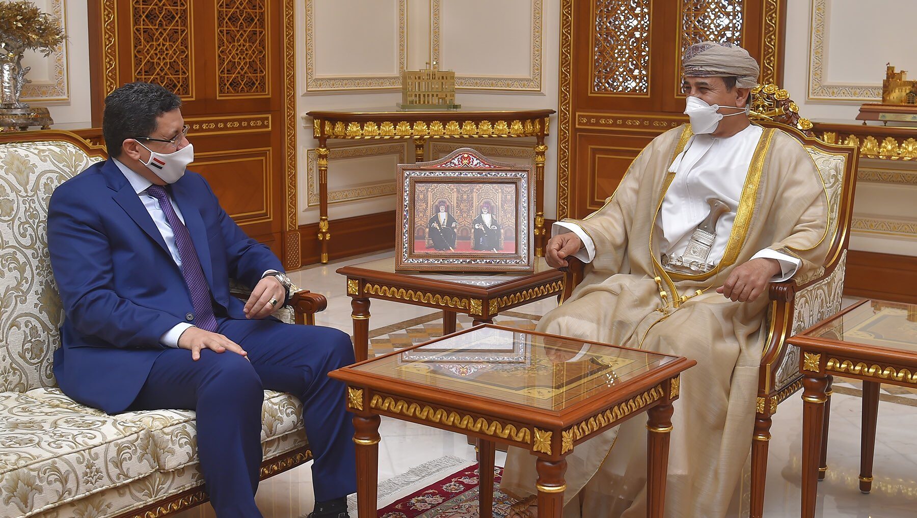 وزير المكتب السلطاني يستقبل وزير الخارجية اليمني