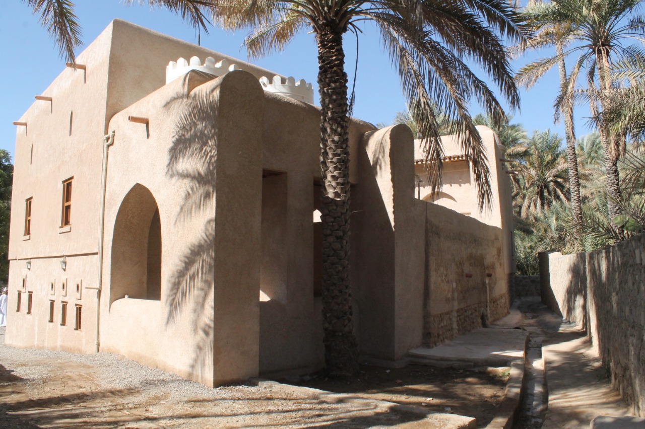 ترميم وإعادة بناء مسجد أثري