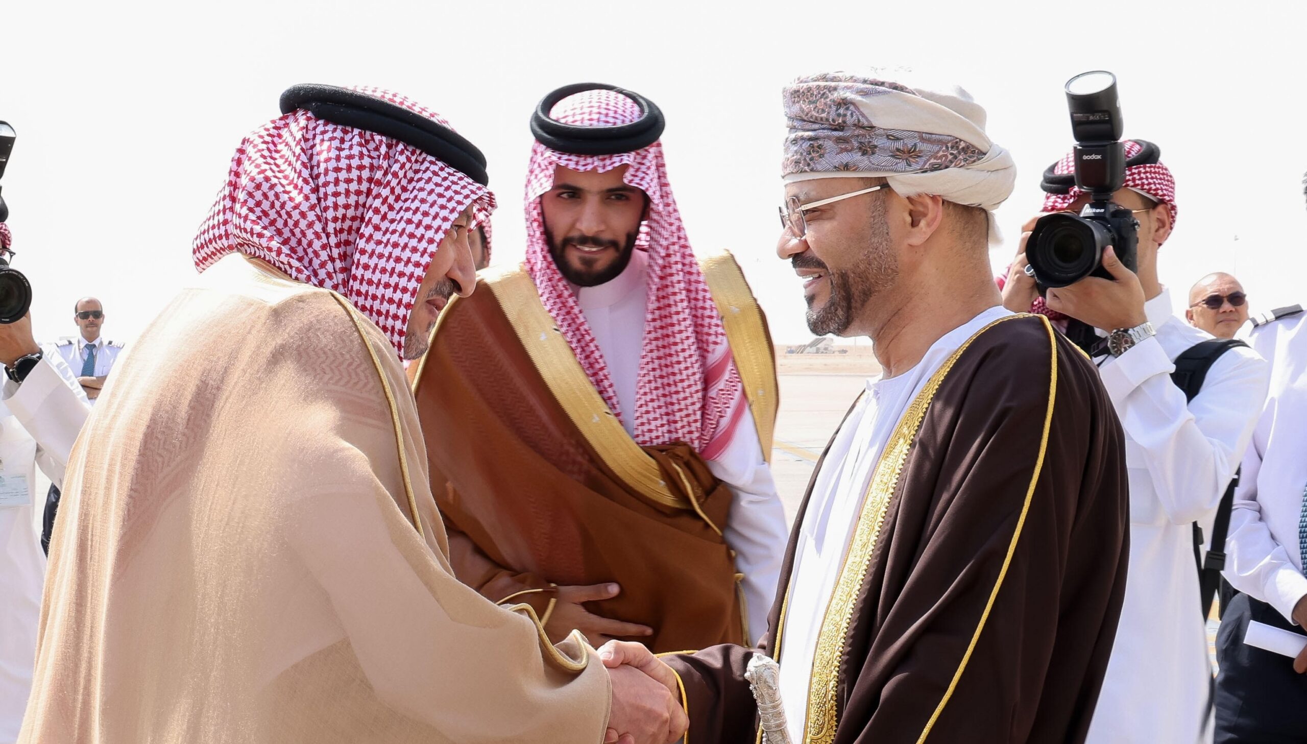 السيد بدر يترأس وفد سلطنة عُمان في اجتماعين بالرياض
