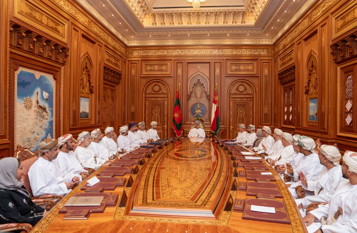 جلالة السلطان: ملف الباحثين عن عمل أولوية للحكومة