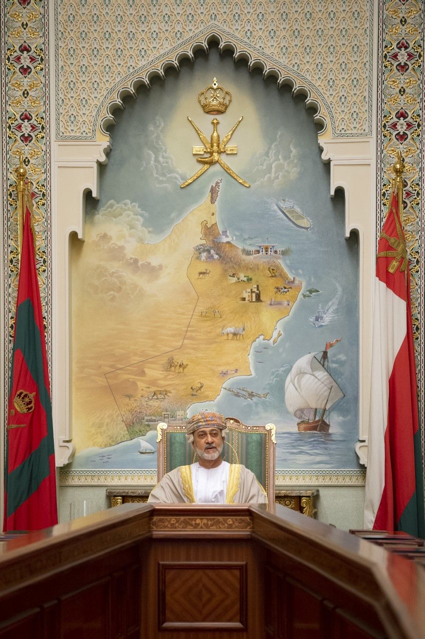 بالصور: جلالة السلطان يترأس اجتماعًا لمجلس الوزراء