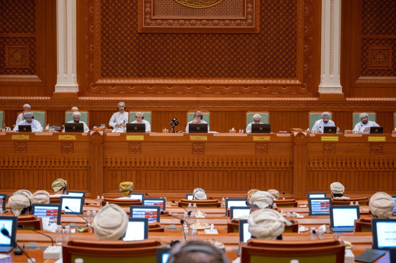 الشورى يناقش الحبسي في ميزانية 2023