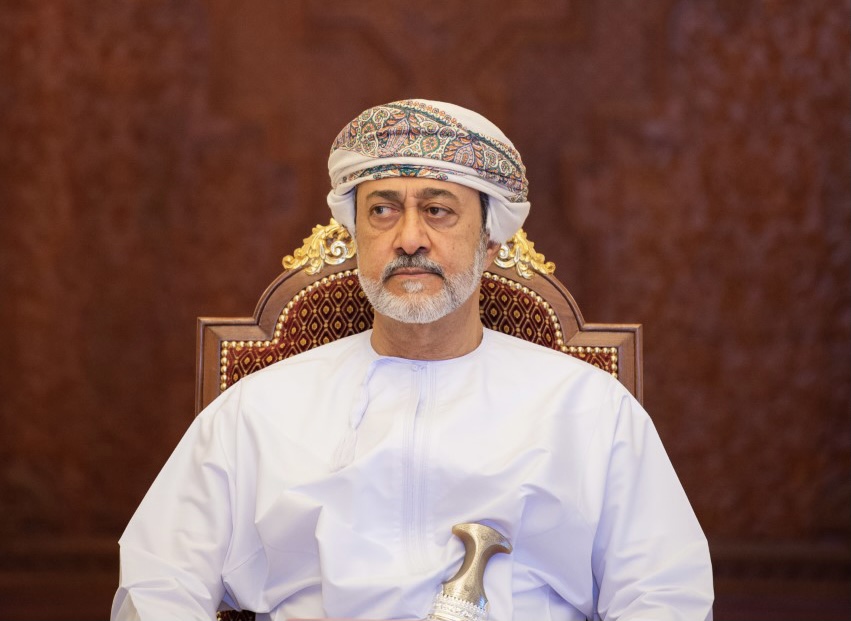 جلالة السلطان يتلقى رسالة خطية من رئيس وزراء سريلانكا