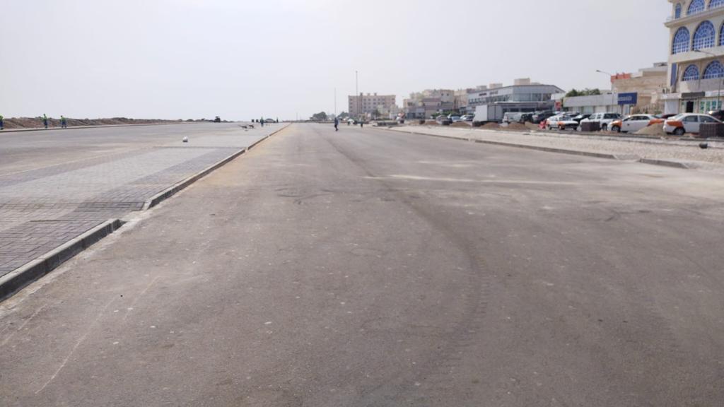 بلدية مسقط تنبّه أصحاب المركبات الواقفة في سوق السيب