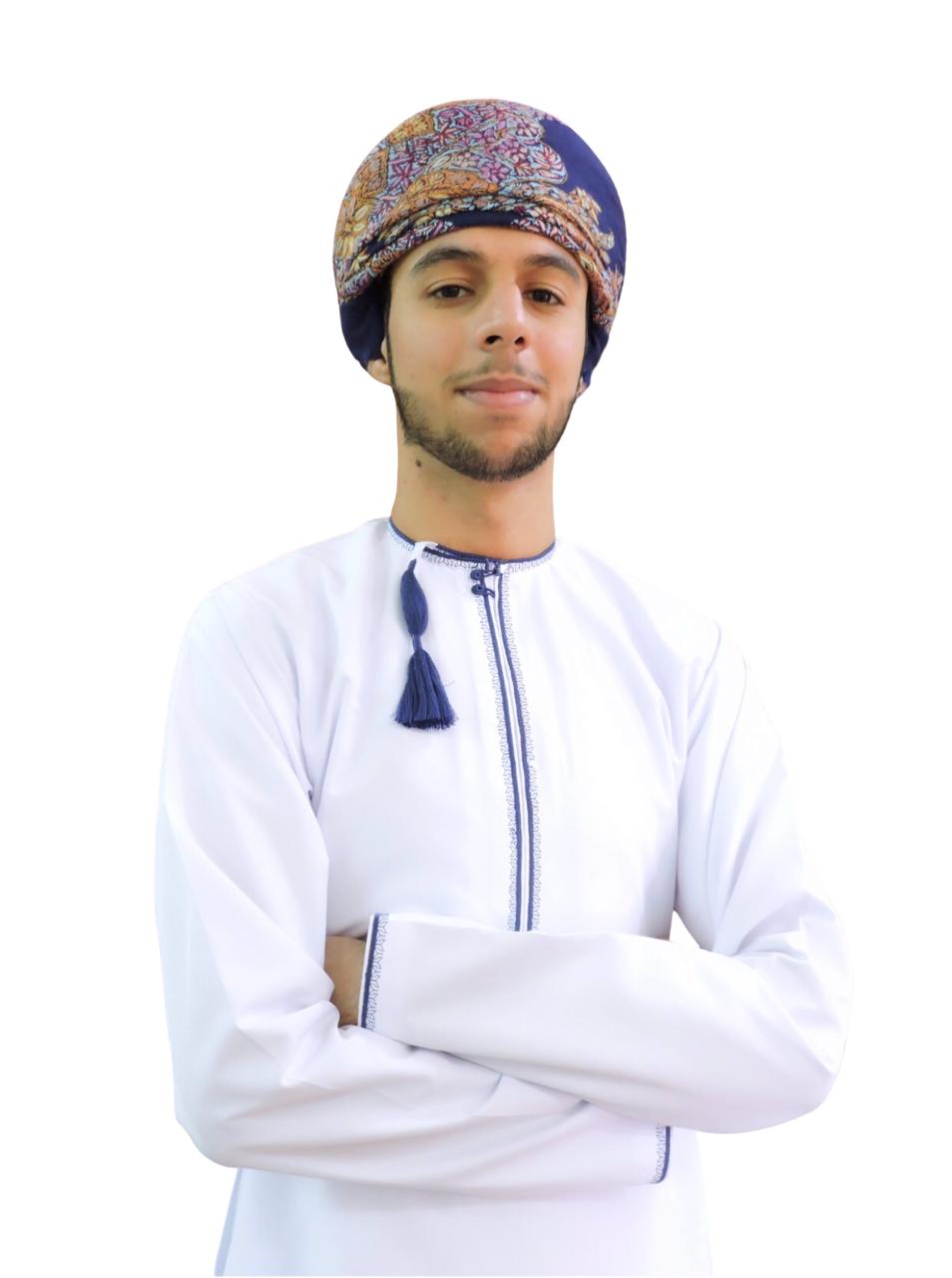 طالب عماني يبتكر عصًا ذكية للمكفوفين