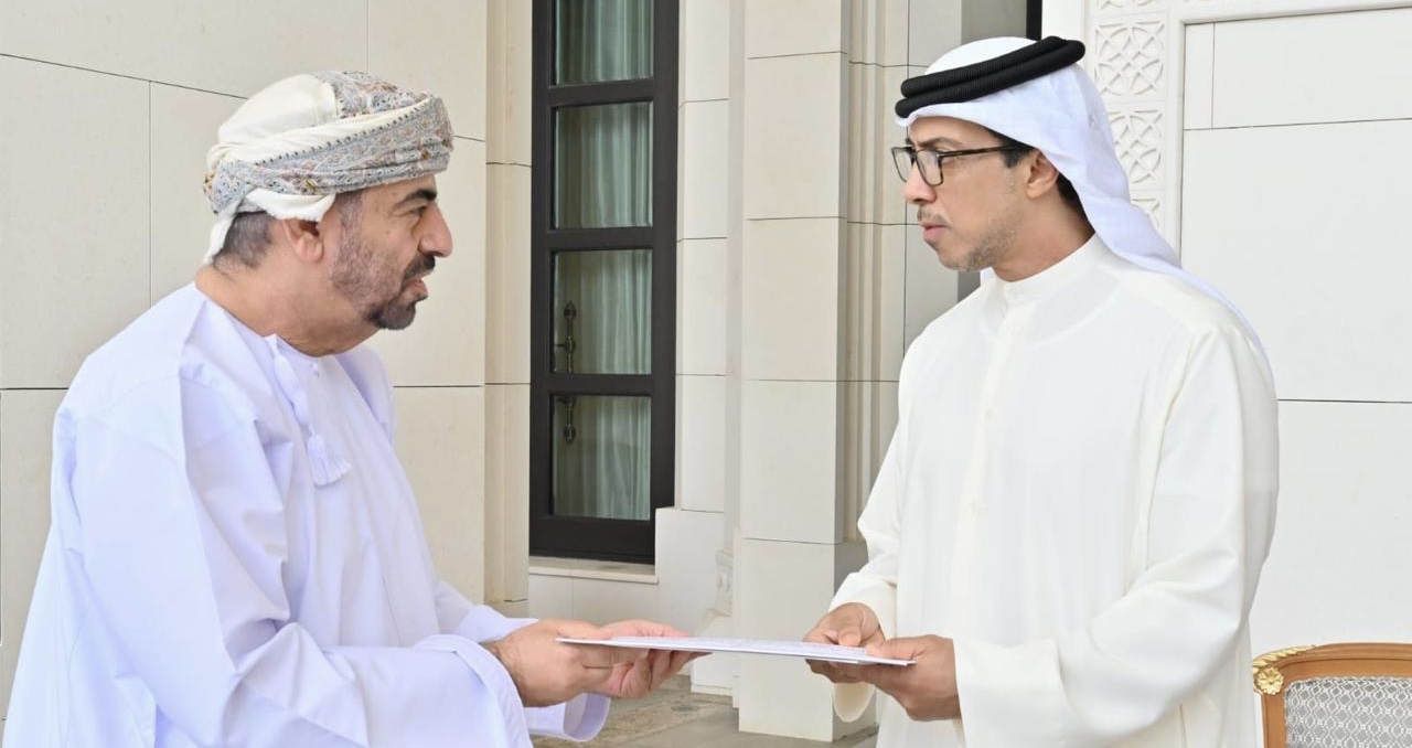 رسالة خطية من وزير ديوان البلاط السلطاني لوزير ديوان الرئاسة بالإمارات