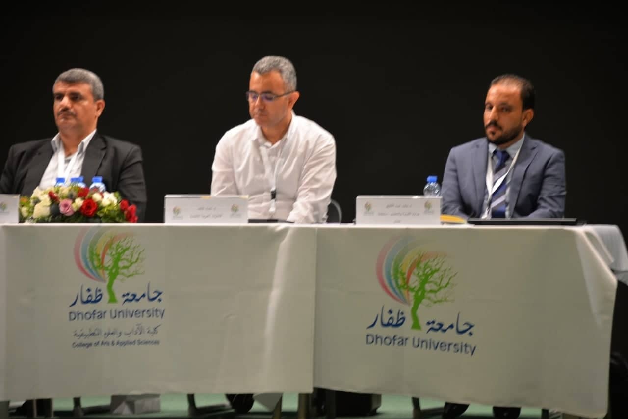 في حوار مع “أثير”: 7 أسئلة يوضح بها أ.وليد عبد اللاّوي علاقته بالعمانيين