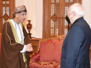 سمو السيد فهد بن محمود يستقبل جواد ظريف