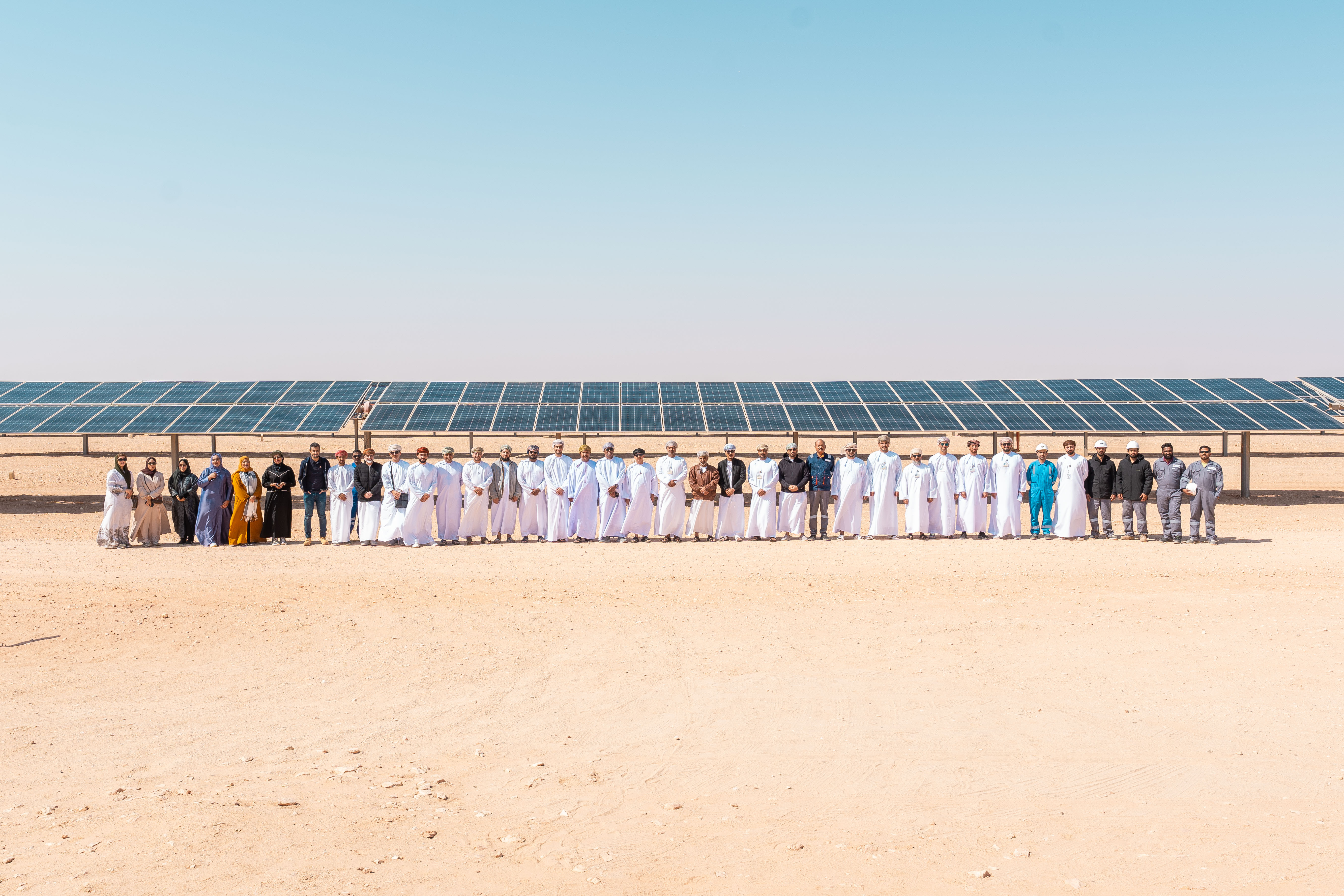 بالصور: ”تنمية نفط عُمان“ تنظّم زيارة للإعلاميين إلى مشروعاتها للطاقة الخضراء