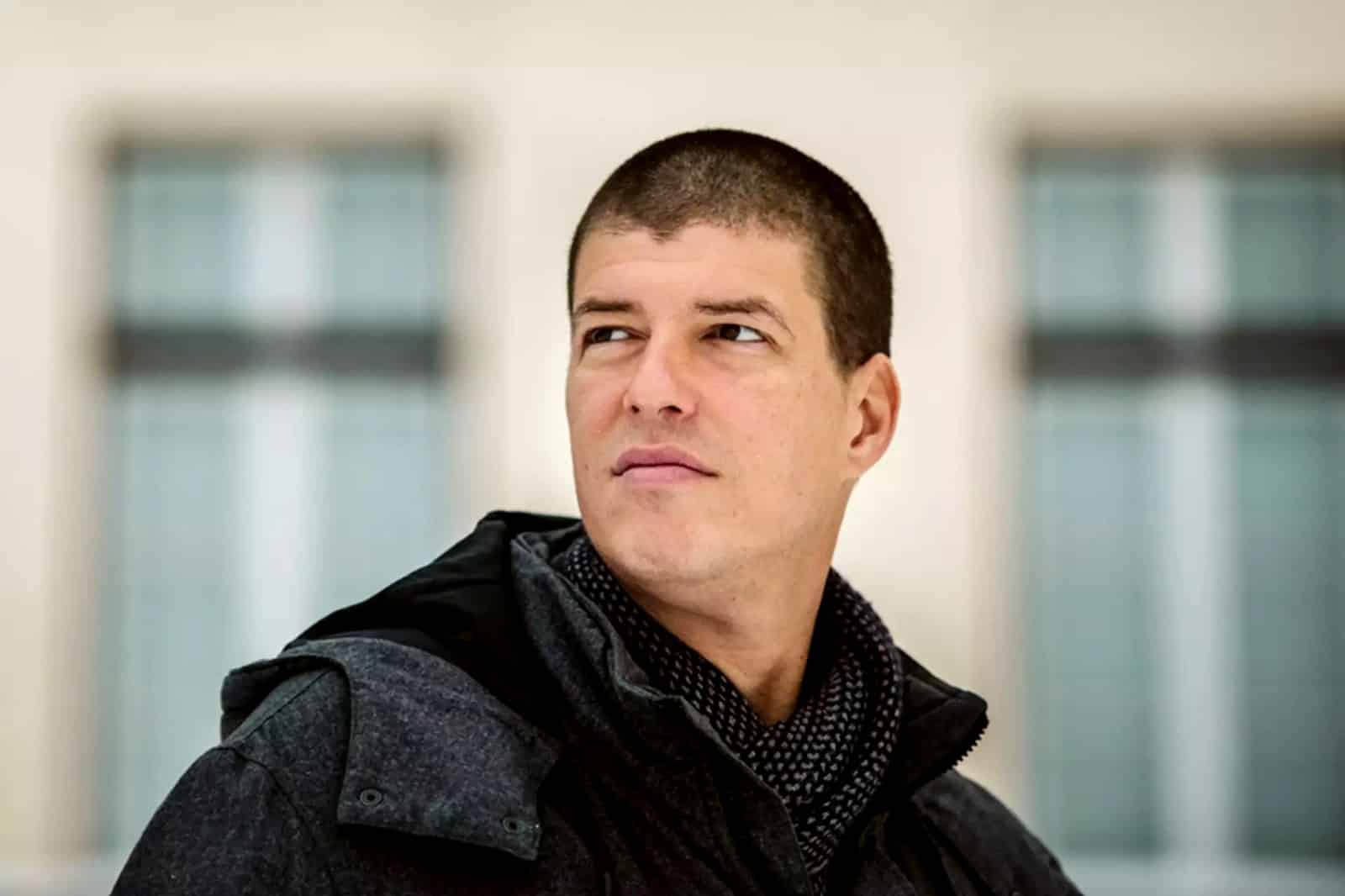 جوران فوينوفيتش: يتحول العالم فجأة إلى شعلة نار مدمرة