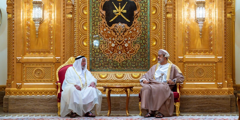 بالصور: جلالة السلطان المعظم يستقبل حاكم الشارقة