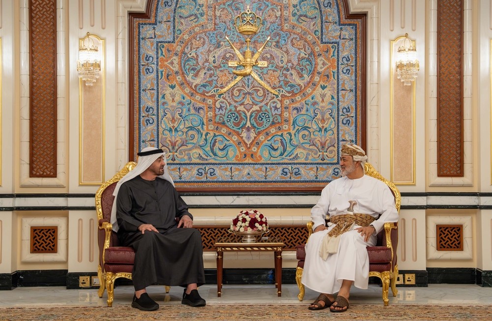جلالةُ السُّلطان ورئيس دولة الإمارات العربية المتحدة يستعرضان تحقيق السّلام والاستقرار في المنطقة