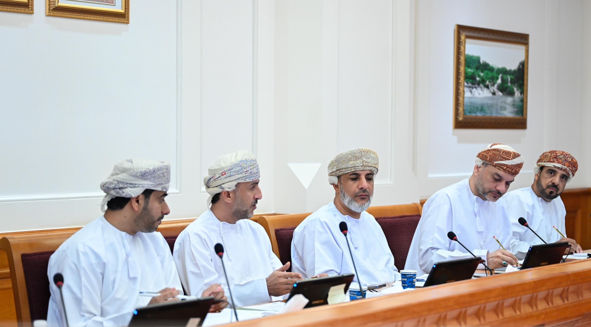 لجنة الشباب في مجلس الشورى تشدد على ضرورة إعادة صرف منفعة الأمان الوظيفي