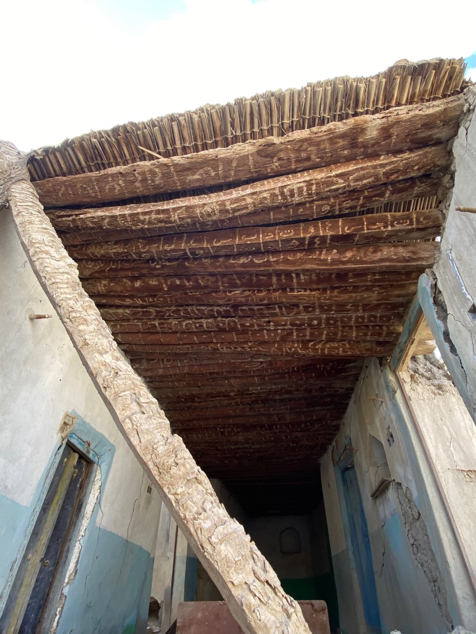 بالصور: أهالي فنجا يوثقون زيارة السلطان قابوس بطريقة جميلة!