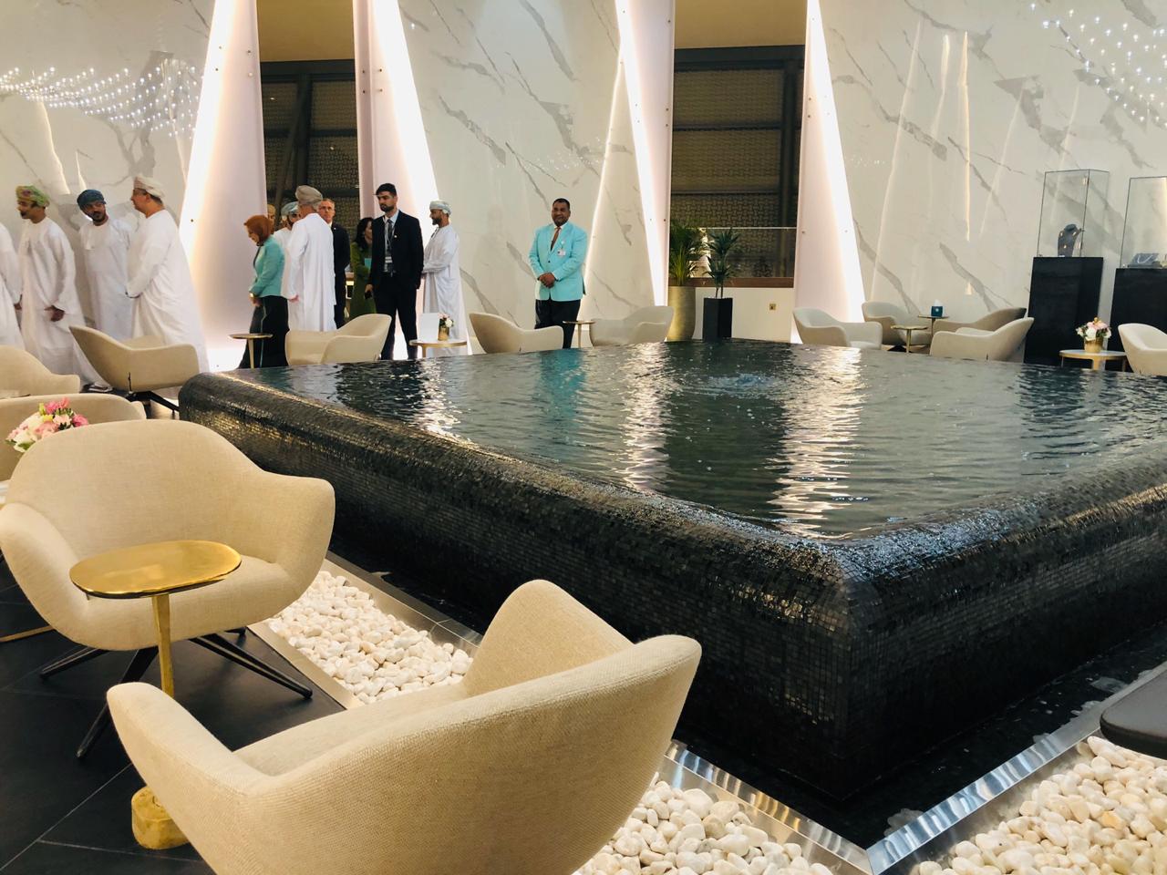 رسميًا: افتتاح قاعة مجان بمطار مسقط الدولي وهذه مواصفاتها