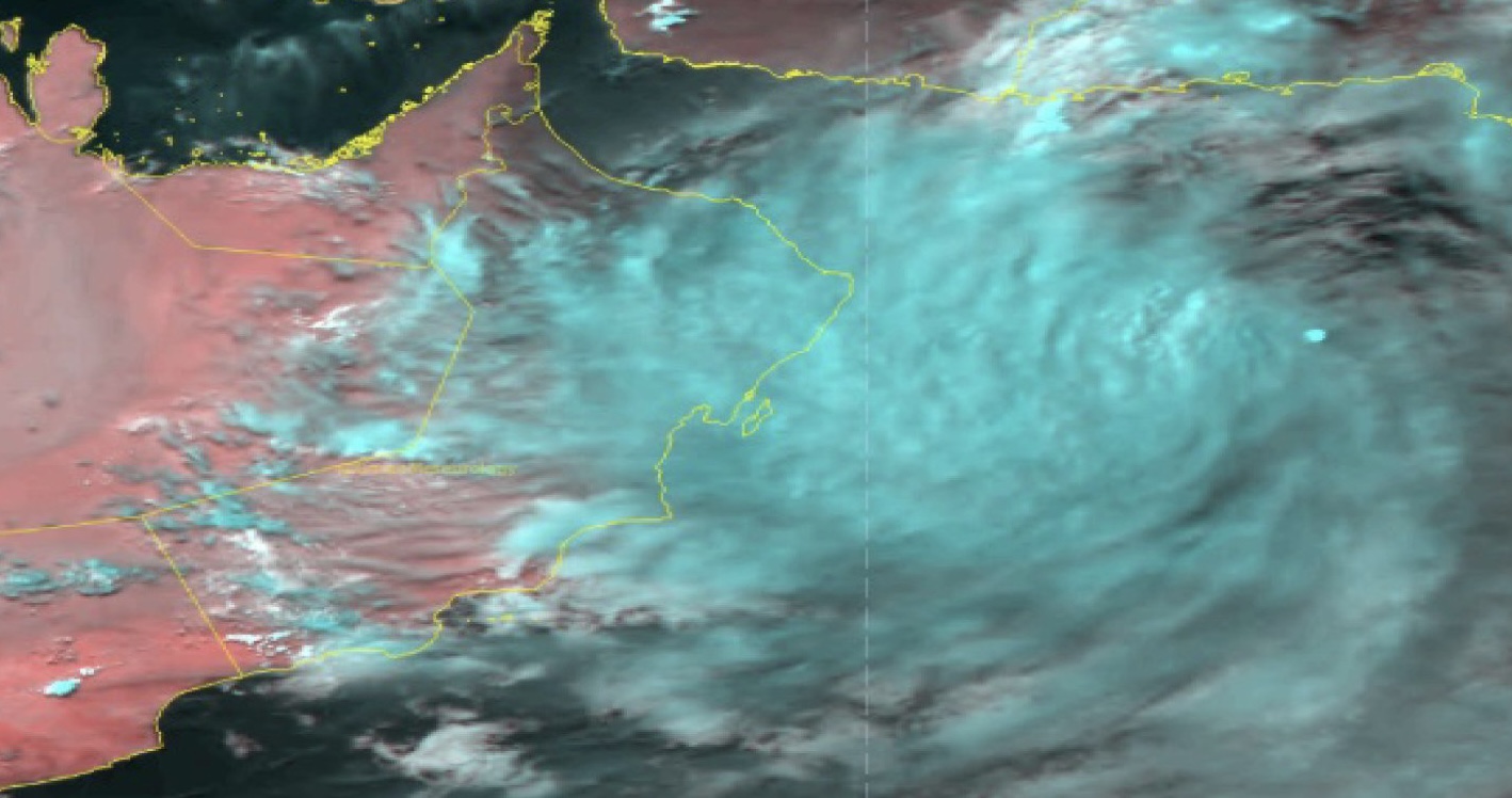 الحالة المدارية تتعمق إلى منخفض مداري عميق