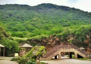 لماذا تُعدّ عين جرزيز من المزارات السياحية في ظفار؟