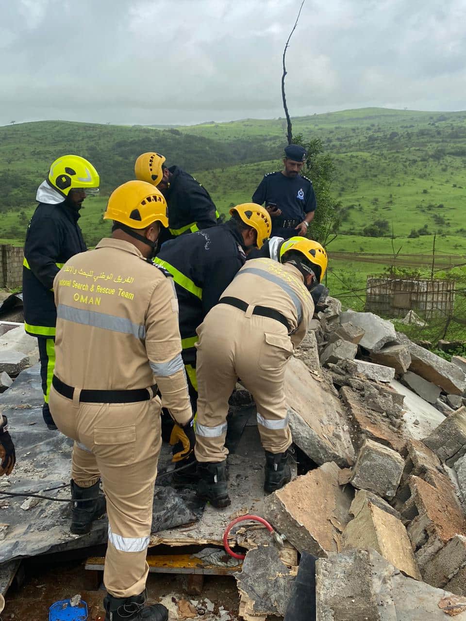 وفاة شخص في انهيار غرفة بظفار