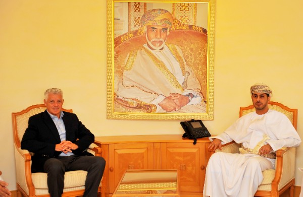 المرضوف يستقبل مسؤولا عالميًا في الكريكيت ويؤكد: دعم كبير تحظى به اللعبة بالسلطنة