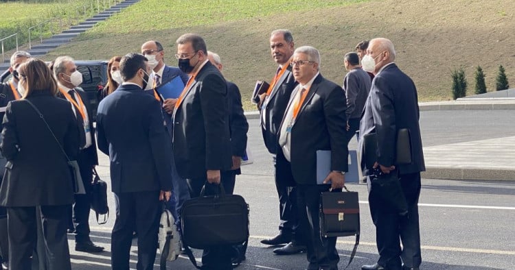 استئناف عمل اللجنة الدستورية السورية وقبول دعوة سلطنة عمان لاستضافتها