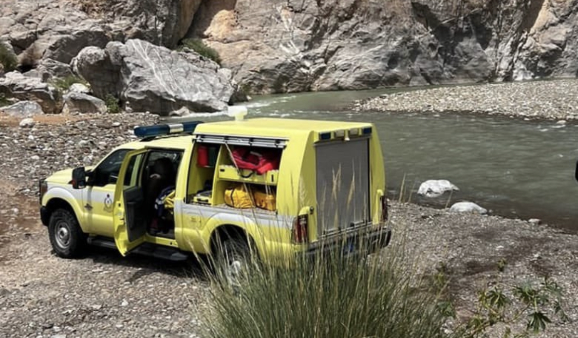 قريب للمفقود في وادي ضيقة يكشف لـ “أثير” بعض التفاصيل عن الحادثة