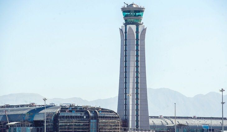 مطار مسقط يتصدر قائمة مطارات بمنطقة الشرق الأوسط في حركة المسافرين