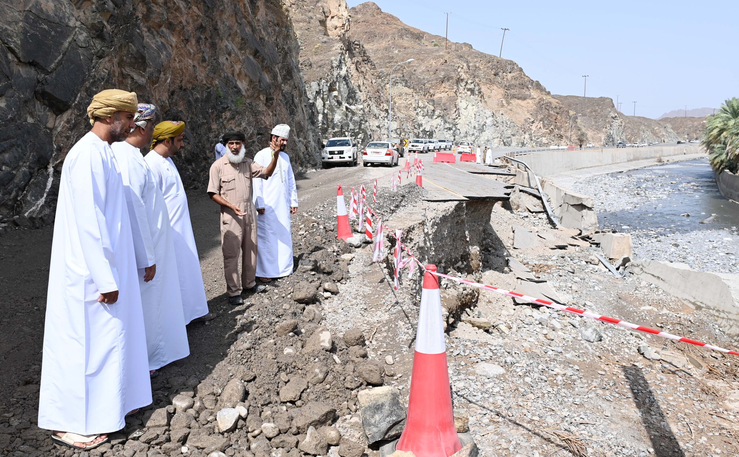 مسؤول في النقل: مستمرون في تهيئة الطرق المتأثرة بالأمطار