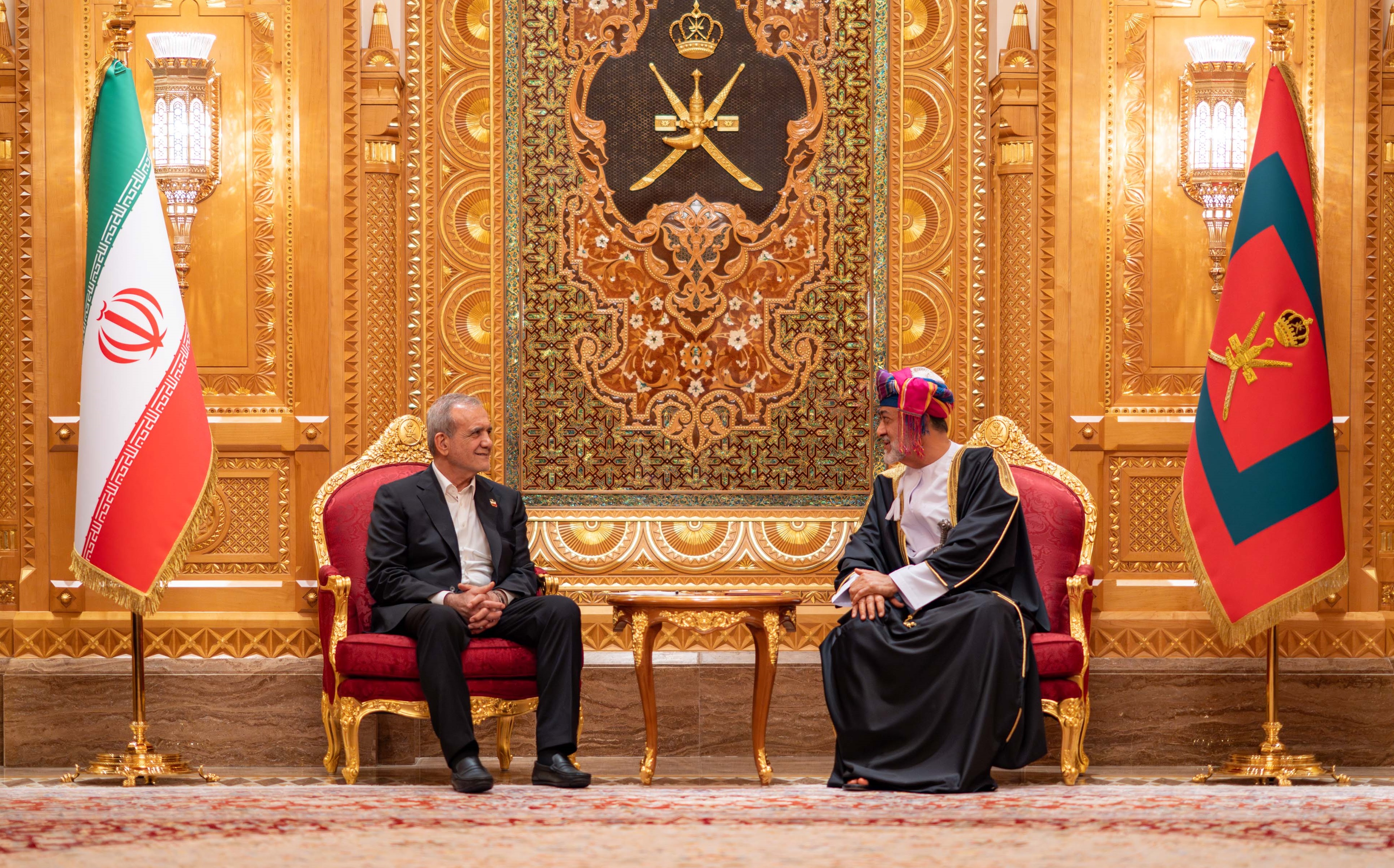 إصدار بيان عماني إيراني مشترك