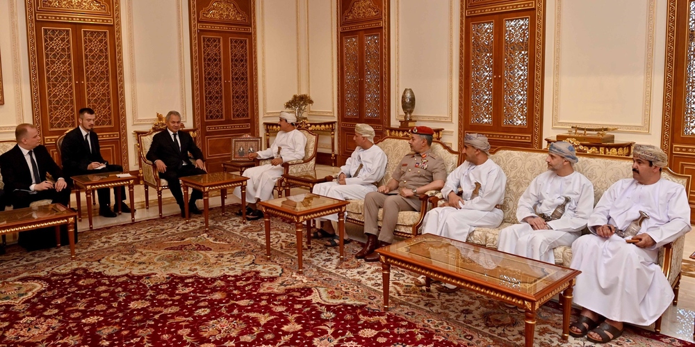 وزير المكتب السلطاني يبحث تعزيز التعاون الأمني مع سكرتير مجلس الأمن الروسي
