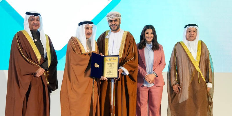 تكريم عُماني في الملتقى الهندسي الخليجي بجائزة التميز والإبداع