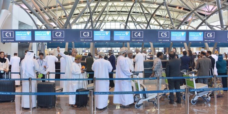 إحصائية الرحلات عبر مطارات سلطنة عمان