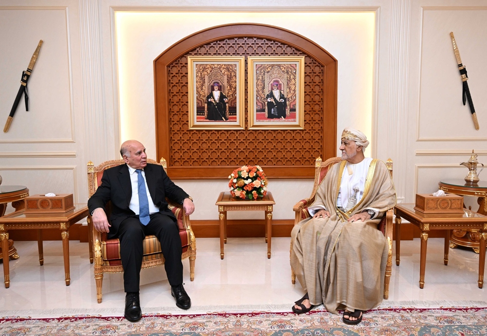 نائب رئيس الوزراء لشؤون الدفاع ووزير المكتب السلطاني يستقبلان نائب رئيس مجلس الوزراء العراقي