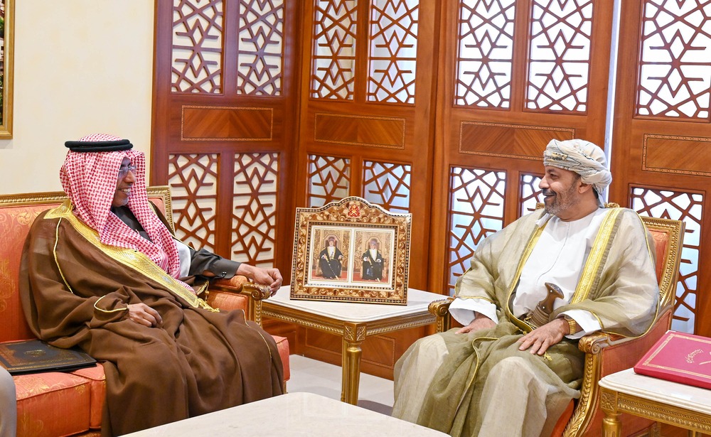 السيد وزير الداخلية والمفتش العام للشرطة والجمارك يستقبلان مسؤولًا عربيَا