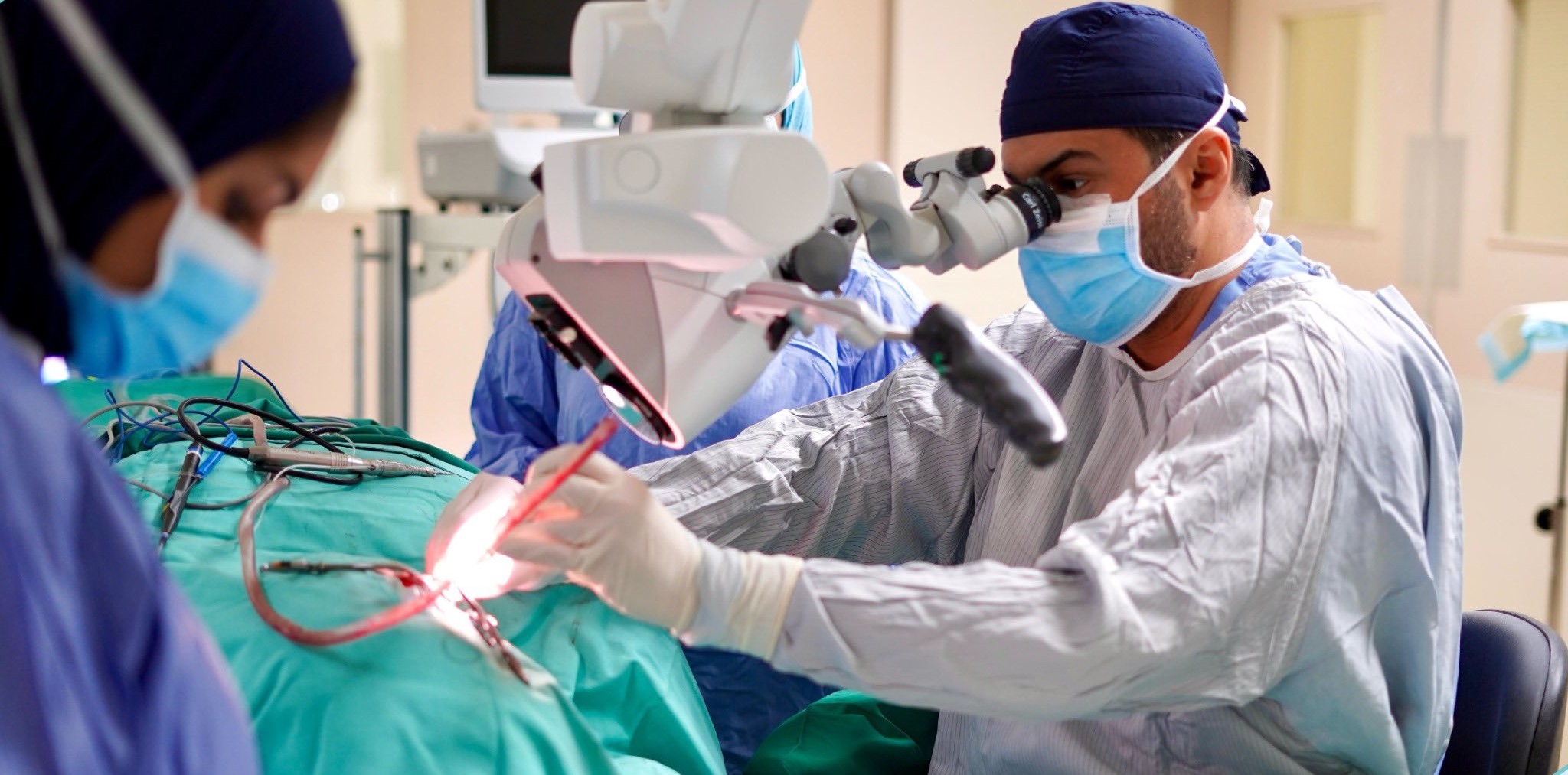 دكتور يوضح تفاصيل العملية النادرة التي أُجريت لطفل لم يتجاوز عمره 9 أسابيع