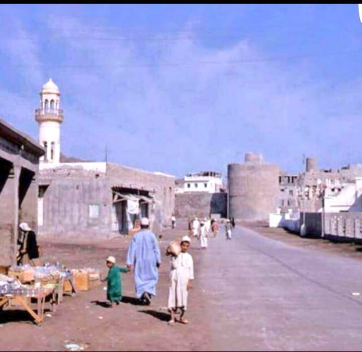 بالصور: التاجر العُماني الذي بنى “مسافر خانه” وأوقف له أكثر من 10 عقارات 